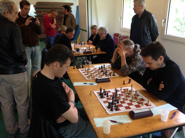 Le quatuor de l'équipe Tour du CERM en pleine concentration